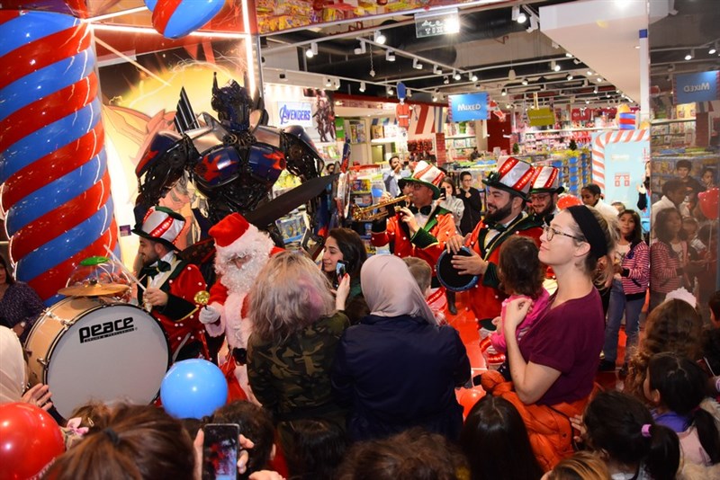 Biggest Christmas Reveal event at Toy Store-ABC Verdun